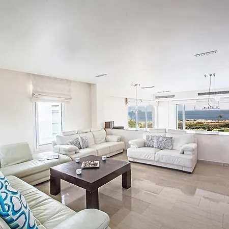 Fig Tree Bay Frontline,luxury 4bdr Sea-front With Pool Villa *