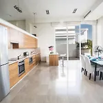 Fig Tree Bay Frontline,luxury 4bdr Sea-front With Pool 普罗塔拉斯