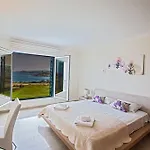 Fig Tree Bay Frontline,luxury 4bdr Sea-front With Pool 别墅