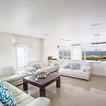 Fig Tree Bay Frontline,luxury 4bdr Sea-front With Pool 别墅 *