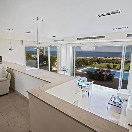 Villa Fig Tree Bay Frontline,luxury 4bdr Sea-front With Pool And Amazing Views *