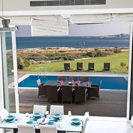 Fig Tree Bay Frontline,luxury 4bdr Sea-front With Pool