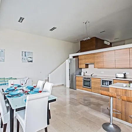 Fig Tree Bay Frontline,luxury 4bdr Sea-front With Pool Protaras