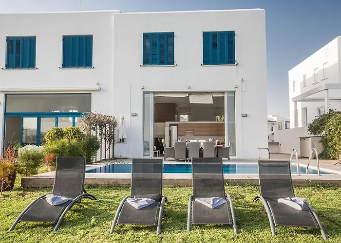 빌라 Fig Tree Bay Frontline,luxury 4bdr Sea-front With Pool 프로타라스