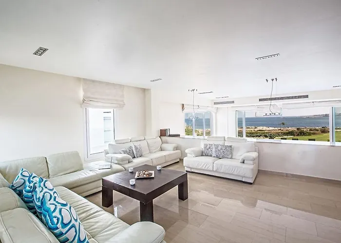 Fig Tree Bay Frontline,luxury 4bdr Sea-front With Pool 빌라 *