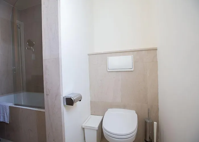 빌라 Fig Tree Bay Frontline,luxury 4bdr Sea-front With Pool 프로타라스