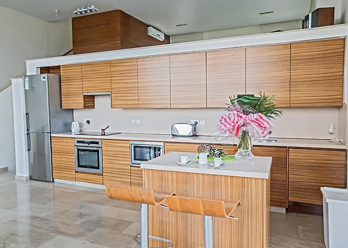 Fig Tree Bay Frontline,luxury 4bdr Sea-front With Pool 别墅